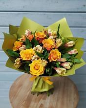 Букет цветов из:  Альстромерии и Розы #REPLACE_PRED# Большие Колпаны