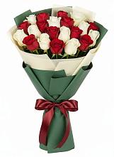 Букет Микс из красных и белых роз в Большие Колпаны