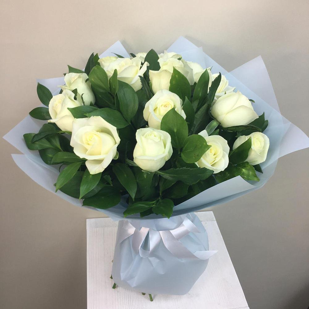 Букет 15 Белых роз Проуд в Большие Колпаны