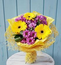 Букет цветов из:  Хризантемы и Герберы в Большие Колпаны