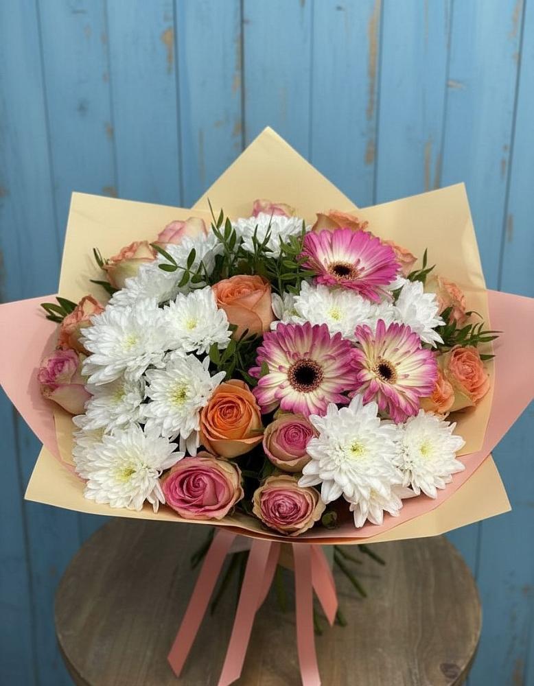 Букет цветов из: Розы, Герберы и Хризантемы в Большие Колпаны