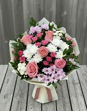 Букет цветов из:  Альстромерии, Гвоздики, Розы и Хризантемы в Большие Колпаны