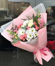 Букет цветов из:  Розы, Лизиантусы и Хризантемы в Большие Колпаны