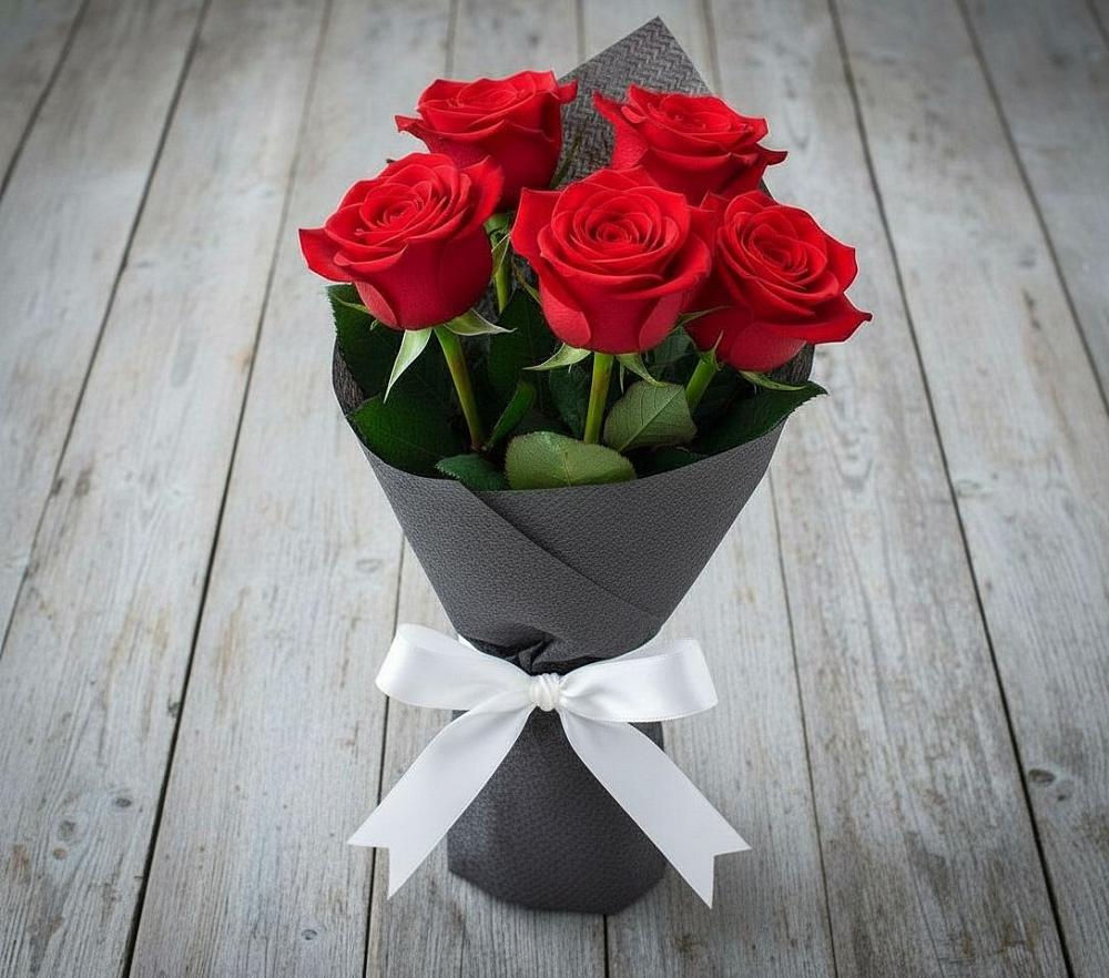 Букет 5 Красных роз Эдлесс Лав в Большие Колпаны