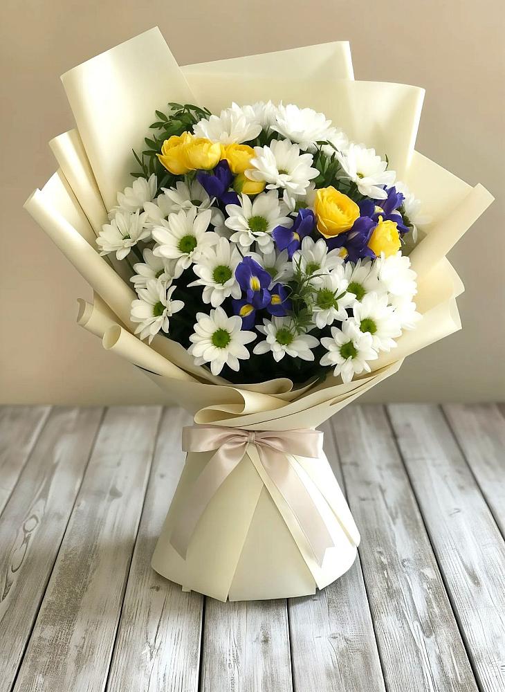 Букет цветов из: Ирисы, Хризантемы и Розы в Большие Колпаны