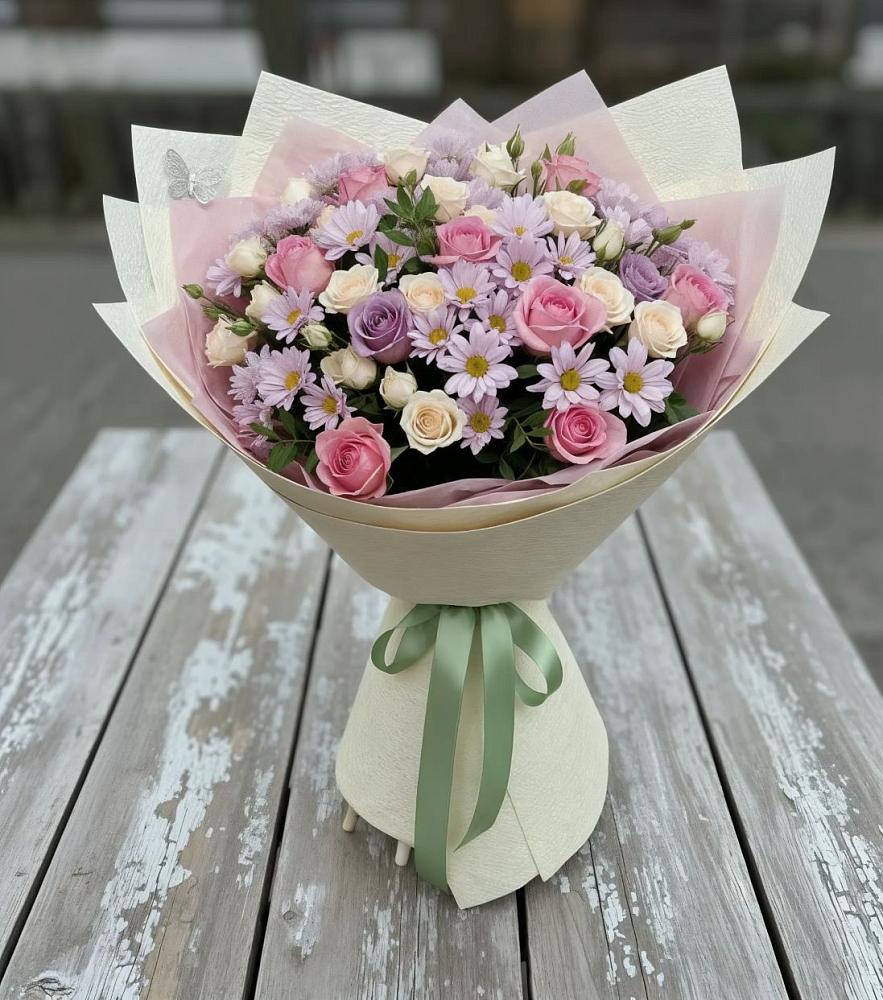 Букет цветов из: Розы и Хризантемы в Большие Колпаны