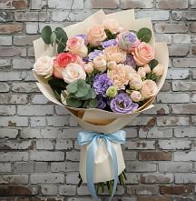 Букет цветов из:  Розы, Лизиантусы и Гвоздики #REPLACE_PRED# Большие Колпаны